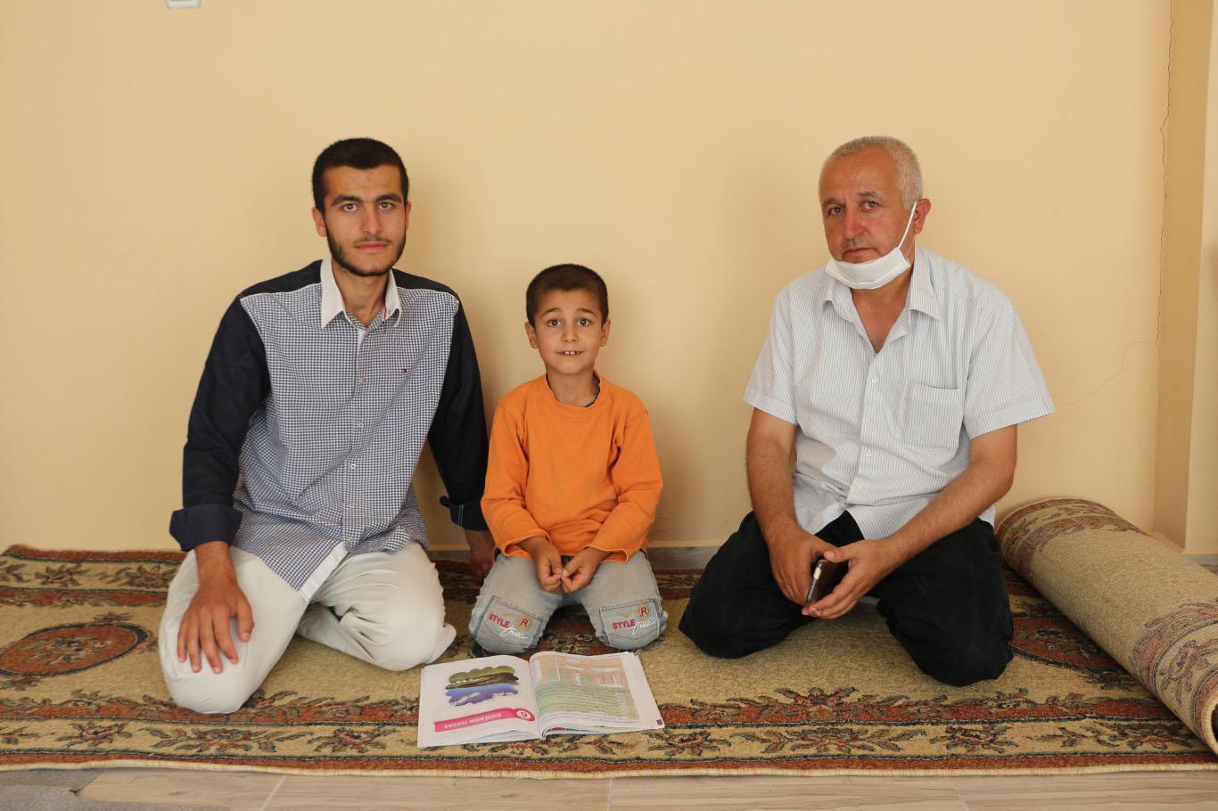 “Mevlid-i Nebi Gençlik Bilgi Yarışması”nda umre kazanan öğrenciler duygularını paylaştı “Mevlid-i Nebi Gençlik Bilgi Yarışması”nda umre kazanan öğrenciler duygularını paylaştı